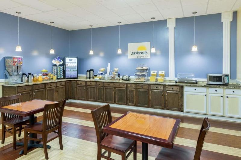 Days Inn By Wyndham Madison Kültér fotó